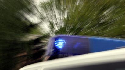 Bild: Marcus Führer/dpa
Ein Unbekannter hat asbesthaltige Eternitplatten illegal im Straßengraben bei Vilseck entsorgt.