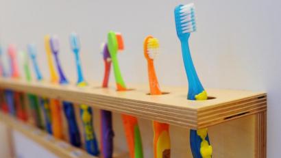 Bild: Angelika Warmuth (Symbolbild)
Amerikanische und deutsche Ermittler befassen sich derzeit mit Mitarbeitern der Kindertagesstätte auf dem Gelände der "Rose Barracks" in Vilseck.