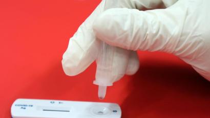 Bild: Wolfgang Steinbacher
Schnelltest gegen das Coronavirus. Die Schüler sollen sich künftig selbst testen.