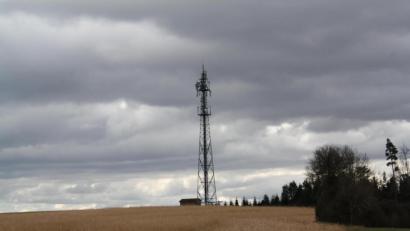 Bild: bjp
Ein in Trabitz und Pressath zu vernehmendes Brummen macht nicht nur Gemeinderat Konrad Dippel zu schaffen. Ob der in den letzten Jahren weiter ausgebaute Funksender bei Feilersdorf (Bild) oder eine andere "Quelle" hierfür ursächlich ist, kann allerdings nur eine sorgfältige Prüfung belegen.