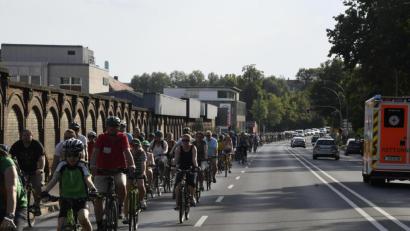Archivbild: Petra Hartl
Bei der Critical Mass belegten Radfahrer in Amberg kurzzeitig eine Fahrspur auf dem Altstadtring.