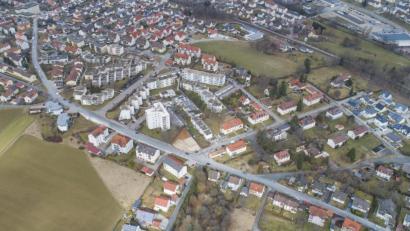 Bild: Thilo Hierstetter
Der bevölkerungsreichste Stadtteil Loderhof kämpft auf der im Bild diagonal verlaufenden Achse Goethestraße-Südstraße mit Verkehrsüberlastung.