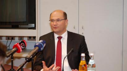 Bild: gib
Albert Füracker bei einem früheren Besuch im Regensburger Presseclub. Am Mittwoch stellte er sich den Fragen der Journalisten online.