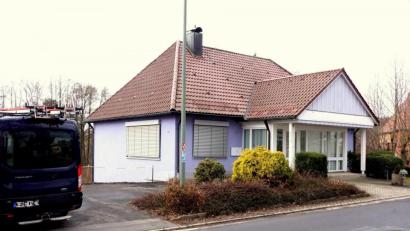 Bild: bkr
Vom Bank- zum Wohngebäude: Den Weg dazu machte der Gemeinderat für das einstige Raiffeisengebäude am Donnerstag frei.