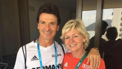 Bild: Markus Hornig/exb
Markus Hornig (links) war beim EM-Sieg 2013 und beim Olympia-Triumph 2016 Mentalcoach der deutschen Frauenfußball-Nationalmannschaft um Trainerin Silvia Neid (rechts). Hornig vergleicht sie mit Jürgen Klopp: „Beide haben ein wahnsinnig gutes psychologisches Geschick“. 	Archivbild: Hornig/exb