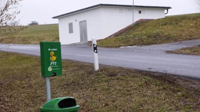 Bild: bkr
An der Ortsgrenze von Ölbrunn liegt der Hochbehälter mit Pumpwerk, von dem aus der Lückenschluss nach Neugrünberg erfolgen soll.