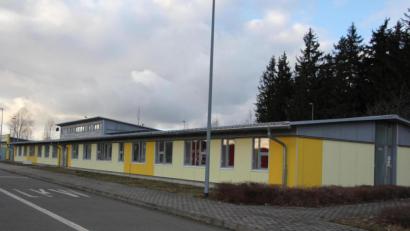 Bild: kro
Einstimmig genehmigte der Mähringer Marktgemeinderat den Bauantrag, einen Tekturplan für die ehemalige Gemeinschaftsabfertigungsanlage Mähring als Unterkunft für Saisonarbeitskräfte.