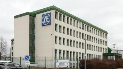 Bild: Wolfgang Steinbacher
Der Automobilzulieferer ZF in Auerbach gehört zu den größten Arbeitgebern in der Region. Jetzt gibt es gute Nachrichten für das Unternehmen.