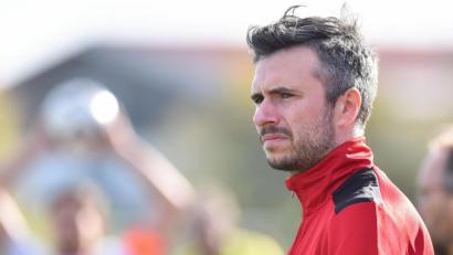 Archivbild: A. Schwarzmeier
Michael Rösch bleibt auch in der kommenden Spielzeit Trainer bei der SpVgg Vohenstrauß.