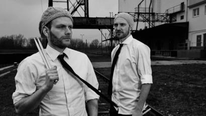 Bild: Lars Ternes/exb
Auf die Töpfe, fertig, los! Das Stadttheater lädt zu einem Percussion-Workshop mit den Double Drums ein.