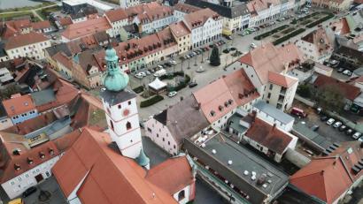 Bild: Stadt Tirschenreuth/exb
Im hinteren Bereich des Ruffing-Anwesens haben erste Arbeiten begonnen.