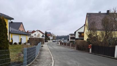 Bild: sne
Die Gasanschlussausbauartbeiten in der Gartenstraße sollen schon bald abgeschlossen sein.