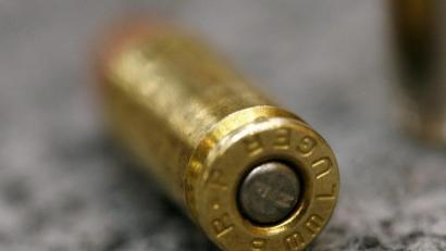 Symbolbild: Daniel Karmann/dpa
Ein Mann hat in Tschechien einen mutmaßlichen Einbrecher erschossen.