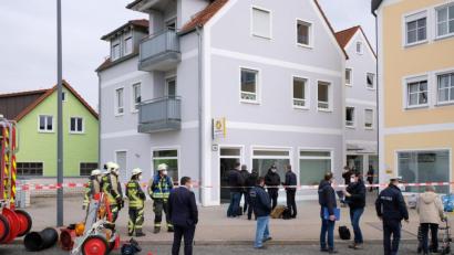 Bild: mab
Am Mittwochfrüh wurde der Umgriff der Commerzbank-Filiale für die Ermittlungsarbeiten abgeriegelt.