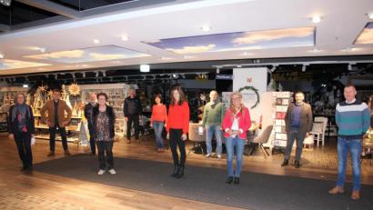 Bild: kro
Neuwahlen gab es beim Förderverein der Kreismusikschule Tirschenreuth. Im Bild (von links) Irmgard Strößenreuther, Heinz Hofmann, Xaver Strasser, Liselotte Kulzer, Wolfgang Trottmann, Luise Zant, Julia Thoma, Bernhard Müller, Theodora Kupke, Paulus Mehler und Kreismusikschulleiter Tobias Böhm.