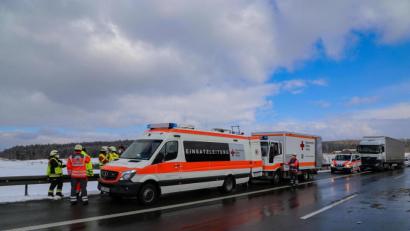 Bild: Roland Wellenhoefer
Durch den ersten Unfall bildete sich ein Rückstau und es kam zu einem zweiten schwereren Unfall.