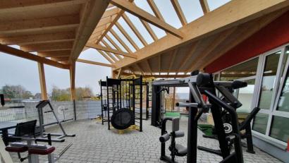 Bild: Wolfgang Hertlein/exb
Den Außenbereich des "Fitnesstreff" in Erbendorf darf Wolfgang Hertlein öffnen.