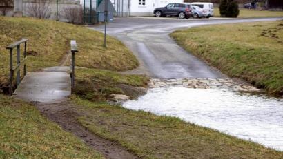 Bild: bkr
Im Zuge der Integrierten Ländlichen Entwicklung sollen der Zugang und die Brücke dem Bedarf der Zeit angepasst werden.