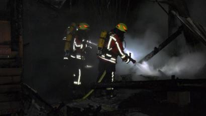 Archivbild: rw
Ende 2019 brannte der Jugendtreff zwischen Reuth und Kastl ab. Seitdem fehlt dem Gemeindenachwuchs ein zentraler Treffpunkt.