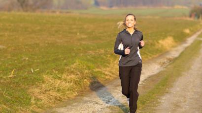 Bild: Michaela Rofeld - stock.adobe.com
Laufen hält nicht nur fit, sondern macht auch ganz schön happy.