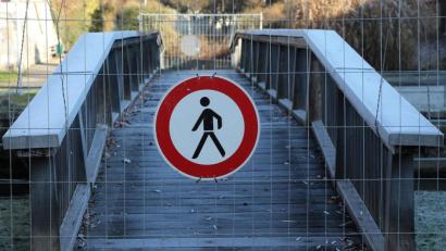 Bild: Wolfgang Steinbacher
Der Vilssteg im Englischen Garten bleibt noch einige Zeit gesperrt.