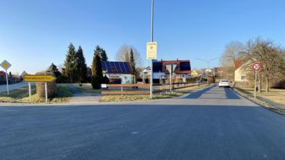 Bild: Eichl
Die Schilder stehen: Der Ortsteil Ziegelhütte ist Tempo-30-Zone. Die FDP/UB-Fraktion hatte das vor längerer Zeit schon gefordert.