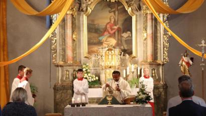 Archivbild: akp
Der Ortsgeitliche feierte 2018 seinen ersten Gottesdienst in der Expositurkirche Maria Magdalena in Gleiritsch.