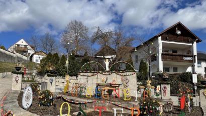 Bild: Jörg Fehlner/exb
Einen wunderschönen Blickfang bildet der Osterbrunnen am Mühlweg in Ammerthal.