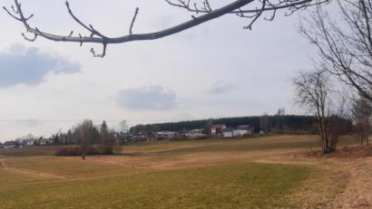 Bild: ld
Einen Solarpark südlich von Bernlohe kann sich niemand im Gemeinderat Brand vorstellen. Das Gebiet ist für Wohnbebauung vorgesehen.