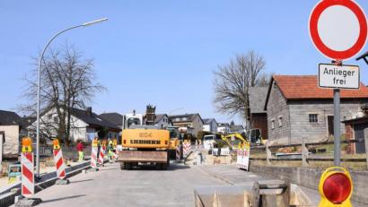 Bild: bö
243 000 Euro investiert die Gemeinde Ebermannsdorf in den barrierefreien Ausbau von Bushaltestellen in der Hauptstraße unterhalb der Neuen Mitte.