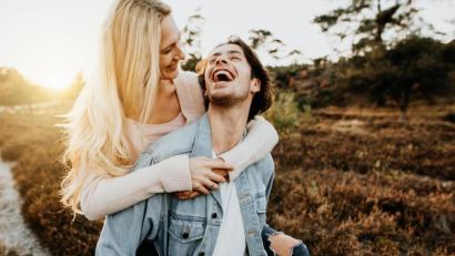 Bild: MKS -stock.adobe.com
Wichtig für das Glück zu zweit: Kommunikation, Respekt und Vertrauen.