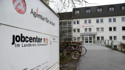 Bild: Petra Hartl
Rund 2900 Personen waren im März im Bezirk der Arbeitsagentur Schwandorf gemeldet. Die Arbeitslosenquote liegt damit bei 3,7 Prozent.