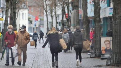 Bild: Wolfgang Steinbacher
Einkaufen am Dienstag: In der Weidener Fußgängerzone kehrt das Leben zurück.