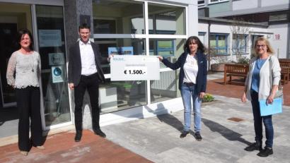 Bild: fz
Die Pressather Firma "Sülzle" spendet 1500 Euro an das HPZ in Irchenrieth.