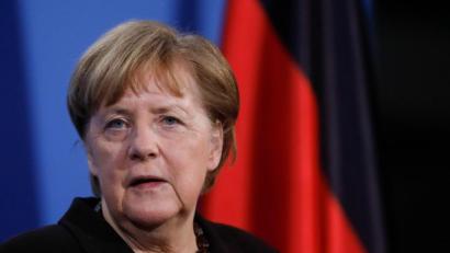 Archivbild: Markus Schreiber/dpa
„Forderung nach einem kurzen einheitlichen Lockdown richtig“: Kanzlerin Merkel steht einer Sprecherin zufolge hinter der Idee.