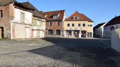 Bild: bnr
Die freie Fläche zwischen Altbau und Kreuzung könnte eine Visitenkarte für den Eingang zur Altstadt werden.