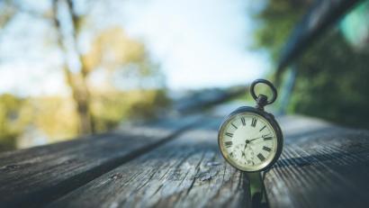 Bild: Patrick Daxenbichler - stock.adobe.com
In glücklichen Momenten scheint die Zeit manchmal nur so zu verfliegen.