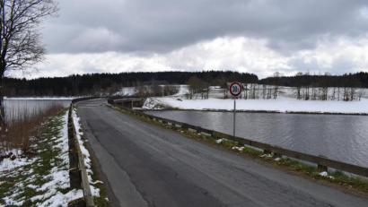 Bild: szl
Die Ortsverbindungsstraße Ödschönlind-Dürnkonreuth-Stein mitsamt der Stauseebrücke ist der größten Posten des Haushalts 2021. Rund 2 Millionen Euro gibt der Markt heuer dafür aus. Insgesamt kostet das Vorhaben 11,3 Millionen Euro.