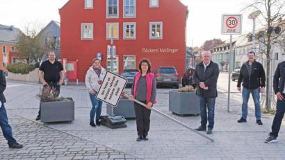 Bild: twi
Sie gehören zu den Markträten, die die Verkehrsüberwachung "gekippt" haben: Thomas Weber, Hubert Schöner, Christina Sachs, Maria Schlögl, Dieter Rosenberg, Dieter Buchner und Alexander Linnek (von links).