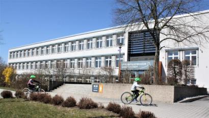 Archivbild: lg
Auch am Oberviechtacher Ortenburg-Gymnasium kehren einige Schüler wieder zurück in den Unterricht.