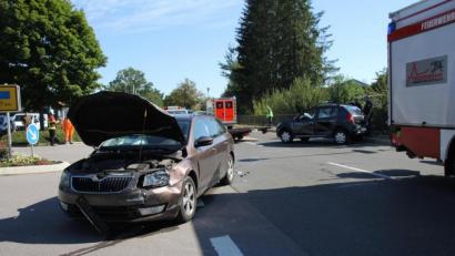 Archivbild: frd
Bei diesem Unfall im September 2020 in Oberviechtach war Vorfahrtsverletzung die Ursache. Drei Beteiligte wurden leicht verletzt.