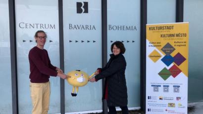 Bild: Veronika Widmann/exb
Veronika Hofinger und David Bender freuen sich das Kulturfestival, wenn es auch nur im digitalen Raum stattfinden kann.