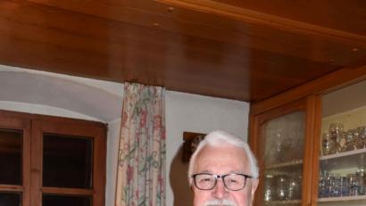 Bild: tsp
Leonhard Kühn, der "Musl Hadde", war eine der bekannten Persönlichkeiten im Ort. Mit Brauerei und Wirtschaft war der Name im Ort verbunden. Jägerei und Krippentradition waren für Kühn ebenfalls ein besonderes Anliegen. Am Montag ist Leonhard Kühn verstorben.