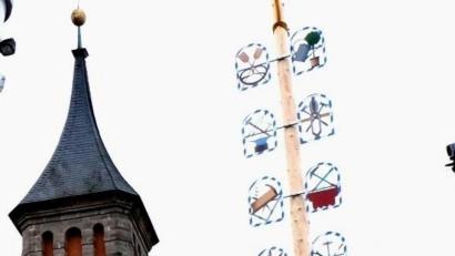 Archivbild: le
Wie so viele Vereinsfeste und traditionelle Veranstaltungen, so muss auch wie schon im vergangenen Jahr, der Maimarkt durch den Flosser Gewerbering ausfallen. Es wird auch heuer wieder keinen Maibaum geben.