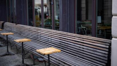 Bild: Hendrik Schmidt/dpa
Die Notbremse der Bundesregierung betrifft auch die Gastronomie.