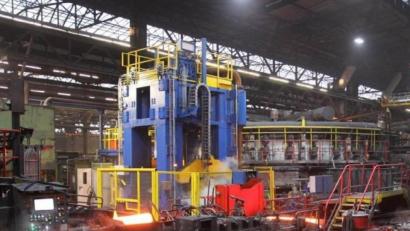 Bild: Rohrwerk Maxhütte
Die im März 2018 in Betrieb genommene 1000-Tonnen-Presse gehört zu den dringend notwendigen Modernisierungen.