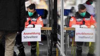 Symbolbild: Tom Westen
Die Stadt Weiden richtet ähnlich wie in Tübingen in der Innenstadt zwei Teststationen für Corona-Schnelltests ein. Sie sollen Mittwoch oder Donnerstag in Betrieb genommen werden.