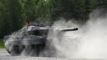Symbolbild: U.S. Army/Markus Rauchenberger
Im April übt die Bundeswehr auf dem Truppenübungsplatz Grafenwöhr mit Kampfpanzern.