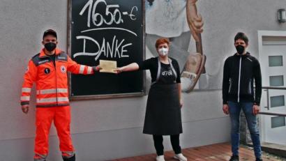Bild: jma
Die Helfer vor Ort Haidenaabtal freuen sich über eine Spende von 1650 Euro.