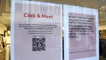 Bild: Petra Hartl
Termin im Geschäft buchen, aktuelles negatives Corona-Testergebnis mitbringen – und dann im Laden einkaufen: So funktioniert "Click & Meet". Damit es noch ein bisschen einfacher wird, eröffnen in den nächsten Tagen zwei neue Teststellen in der Altstadt.